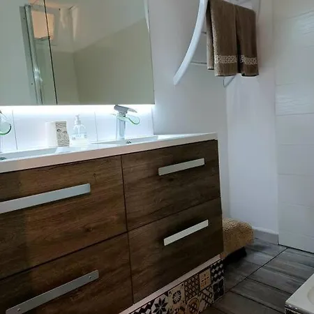 Apartman 2 Chambres, Avec Terrasse/parking *